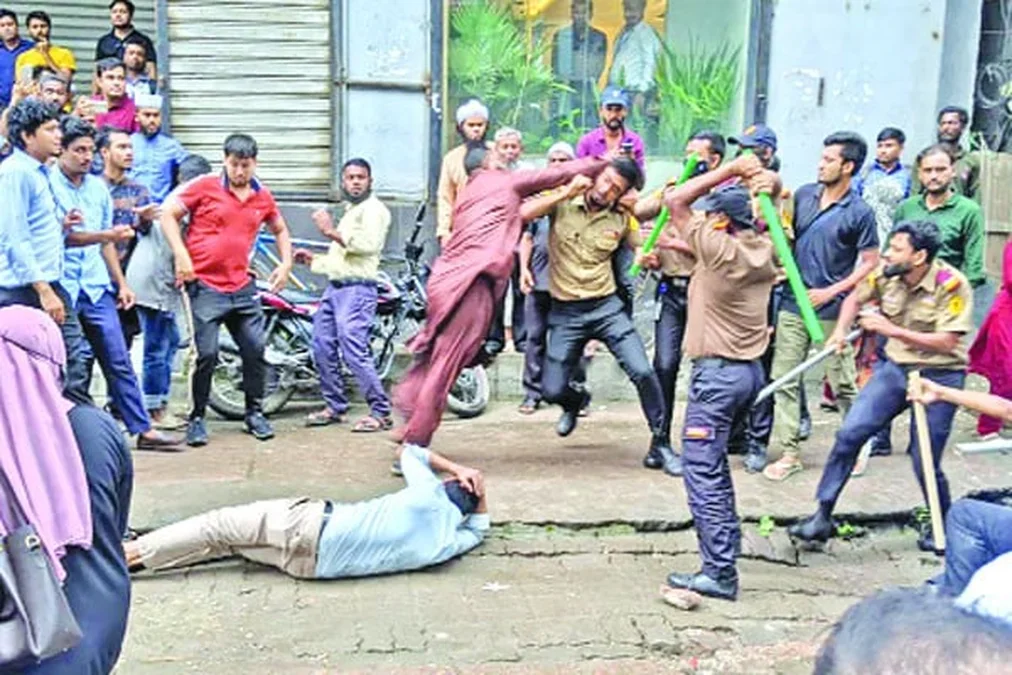 আল-আরাফাহ্ ইসলামী ব্যাংকে সহিংস হামলা, এইচআর প্রধানসহ আহত ১৫ জন