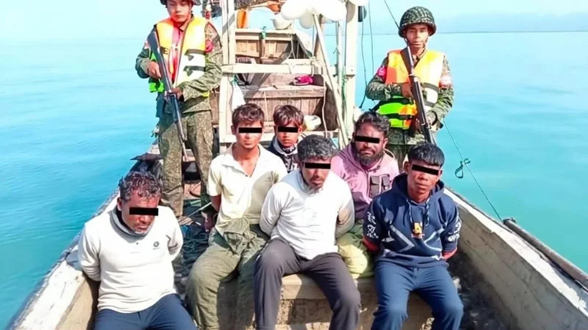 সেন্টমার্টিনের কাছে ১৩ বাংলাদেশিকে ধরে নিলো আরাকান আর্মি