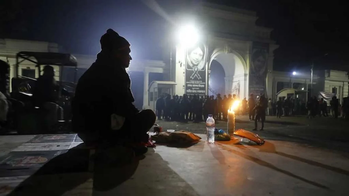 হাইকোর্ট মাজারের ওরশে পুলিশের বাধা