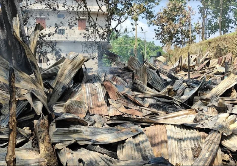 এখনো থমথমে পরিবেশ, অবরোধে অচল জীবন