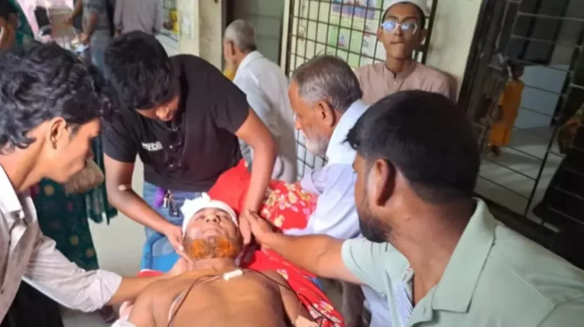 কুষ্টিয়ায় সাংবাদিক ফিরোজ আহমেদের ওপর হামলা, গুরুতর আহত