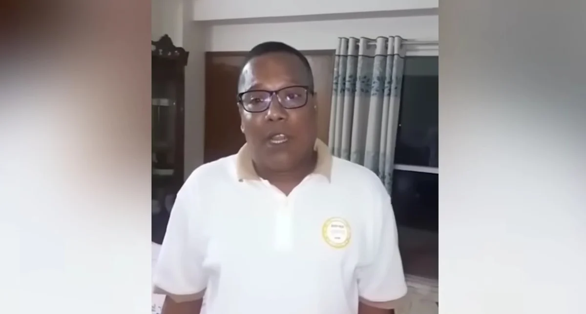 ঢাবির ডেপুটি রেজিস্ট্রার লাভলু মোল্লাহর বাসায় শিবিরের মব আক্রমণ ও গ্রেপ্তার