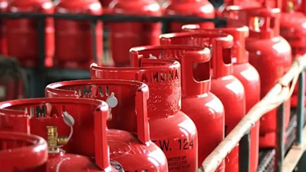 ২ হাজার ৫০০ টাকায় বিক্রি হচ্ছে ১২ কেজির এলপিজি সিলিন্ডার