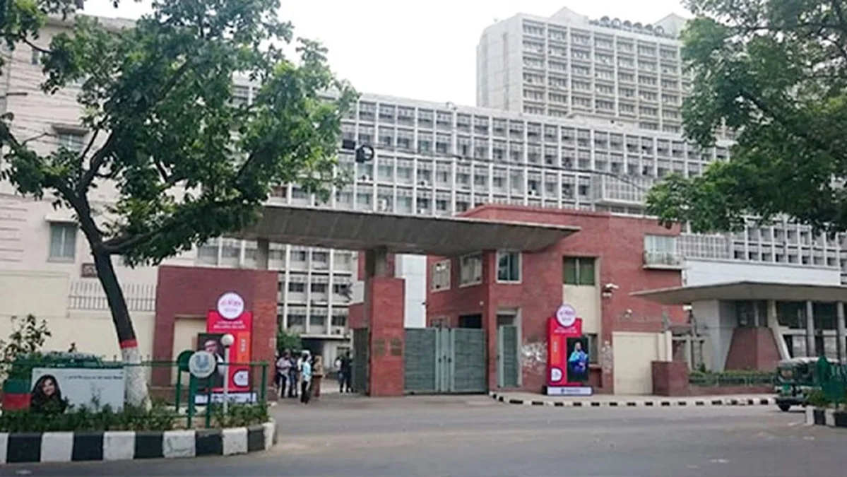 প্রশাসনের লাগাম চুক্তিভিত্তিক আমলাদের হাতে