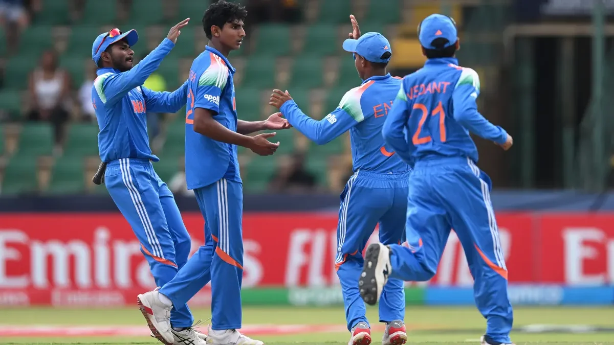 ইংল্যান্ডকে ১০০ রানে হারিয়ে যুব বিশ্বকাপে ভারতের দাপট অব্যাহত