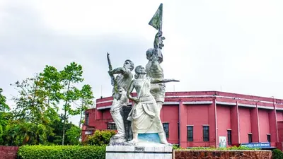 বাকৃবিতে শিক্ষার্থীদের ওপর বহিরাগতদের হামলা, অনির্দিষ্টকালের জন্য ক্লাস-পরীক্ষা বন্ধ ঘোষণা