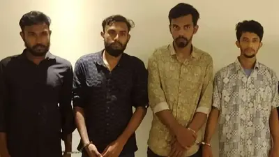 প্রাক্তন ছাত্র-ছাত্রীদের বিরুদ্ধে বৈষম্যের নেতার বাসা থেকে ৩ লক্ষ টাকা ‘চাঁদাবাজি’ উদ্ধার করেছে পুলিশ।