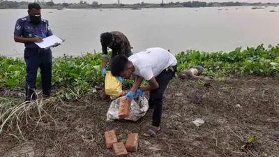 "নদী থেকে মরদেহ উদ্ধার হলে, সব থেকে বড় চ্যালেঞ্জ হচ্ছে তাদের পরিচয় শনাক্ত করা। অনেক মরদেহ পচে যাওয়ায় শনাক্ত করা যায় না, আবার কখনো কখনো মরদেহ এক জেলা থেকে অন্য জেলায় চলে যায়।"