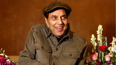 অনন্তযাত্রায় বলিউডের ‘হি-ম্যান’ ধর্মেন্দ্র