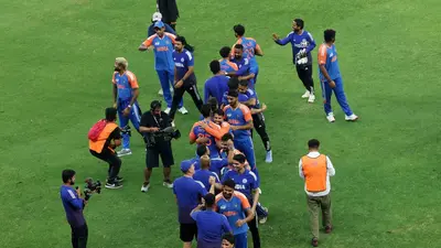 এবারের এশিয়া কাপে পাকিস্তান-ভারত ম্যাচ ঘিরে বিতর্কও ছিল তুঙ্গে। গ্রুপ পর্বে টস ও ম্যাচ শেষে হাত না মেলানো থেকে শুরু করে সংবাদ সম্মেলন বর্জন—সবকিছুই রঙ চড়ায় প্রতিদ্বন্দ্বিতায়। কিন্তু মাঠের ক্রিকেটে শেষ হাসি হাসল ভারতীয়রাই।