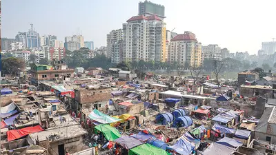 কড়াইলে অগ্নিকাণ্ডের ১২ দিন পরও খোলা আকাশের নিচে ১০ হাজার মানুষ