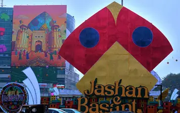 লাহোরে বসন্ত উৎসবের উচ্ছ্বাস, তিন দিনে ৫৪ কোটি রুপির ঘুড়ি বিক্রি