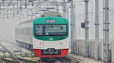 সর্বাত্মক কর্মবিরতিতে থমকে যায় মেট্রোরেল, আশ্বাসে আন্দোলন সাময়িক স্থগিত