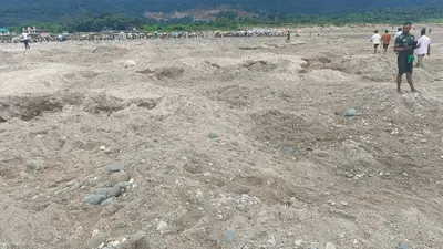 সাদাপাথরে নজিরবিহীন লুটপাটে পর্যটন ও পরিবেশ বিপর্যস্ত