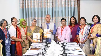 ধর্মভিত্তিক দলগুলো সরাসরি নির্বাচনের বিপক্ষে। জামায়াত ও ইসলামী আন্দোলন জানিয়েছে, তারা সংরক্ষিত আসনে নারী এমপি দিতে পারবে, কিন্তু সরাসরি প্রার্থী দেবে না। বিএনপি ১০০ সংরক্ষিত আসনে রাজি হলেও সরাসরি ভোট চায় না; বরং ধাপে ধাপে নারী প্রার্থীর সংখ্যা বাড়ানোর পক্ষে।